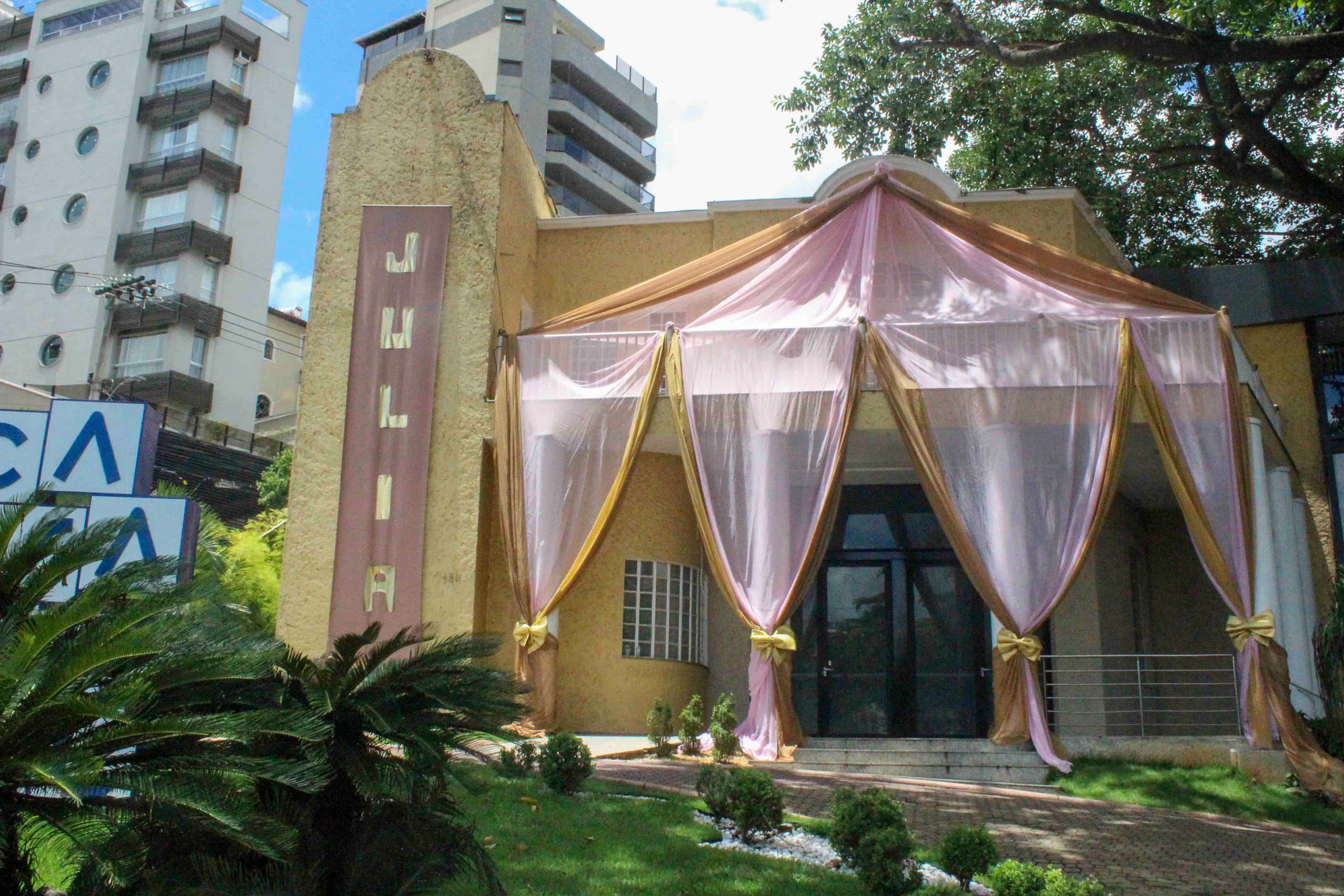 Fachada clássica da Casa do Sol Cidade Nova